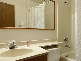 Super 8 By Wyndham Richlands/claypool Hill Area Hotel