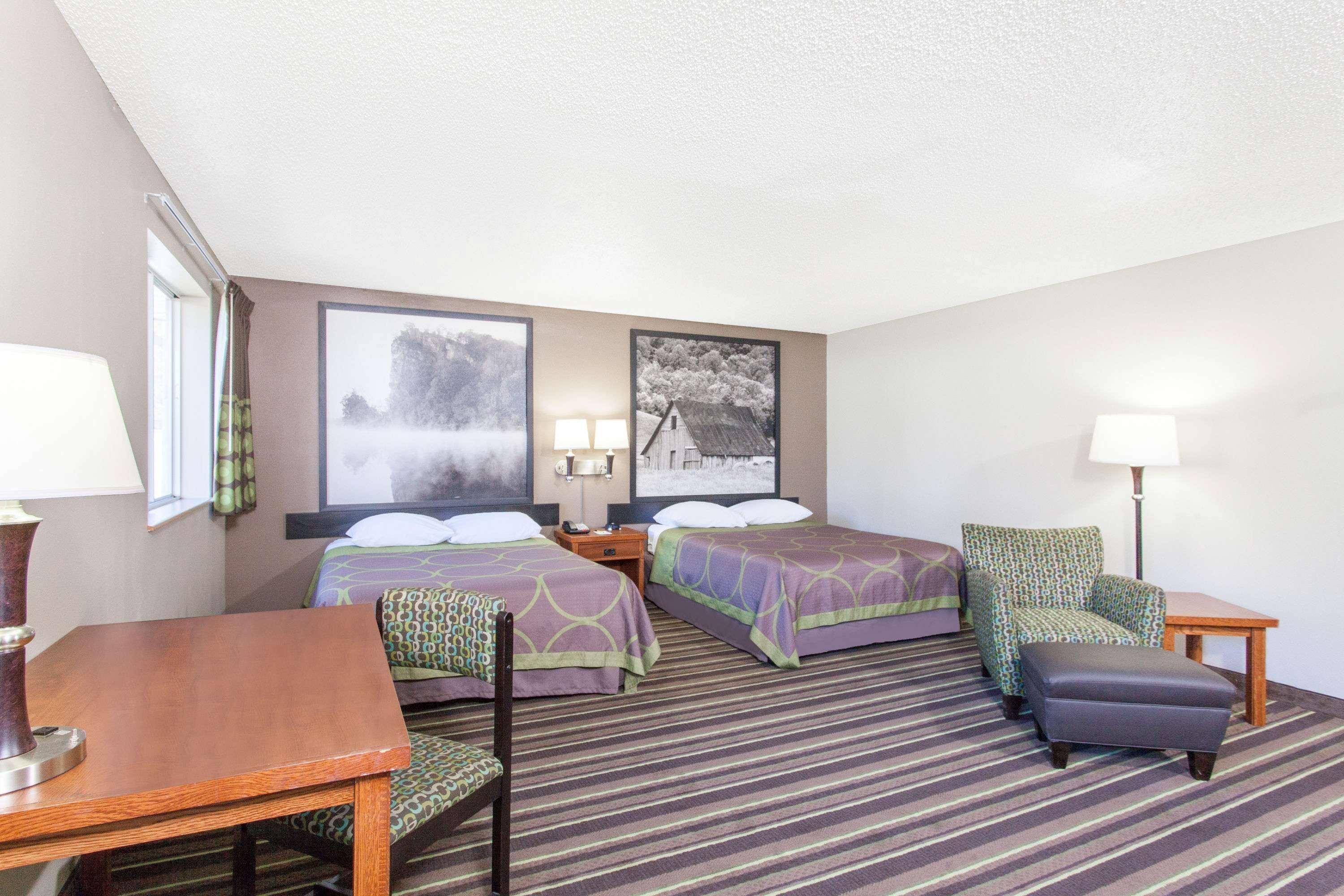 Hotel Super 8 By Wyndham Richlands/claypool Hill Area 2*